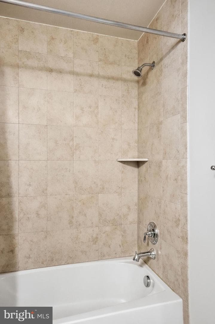 487 Rowan Street photo 34