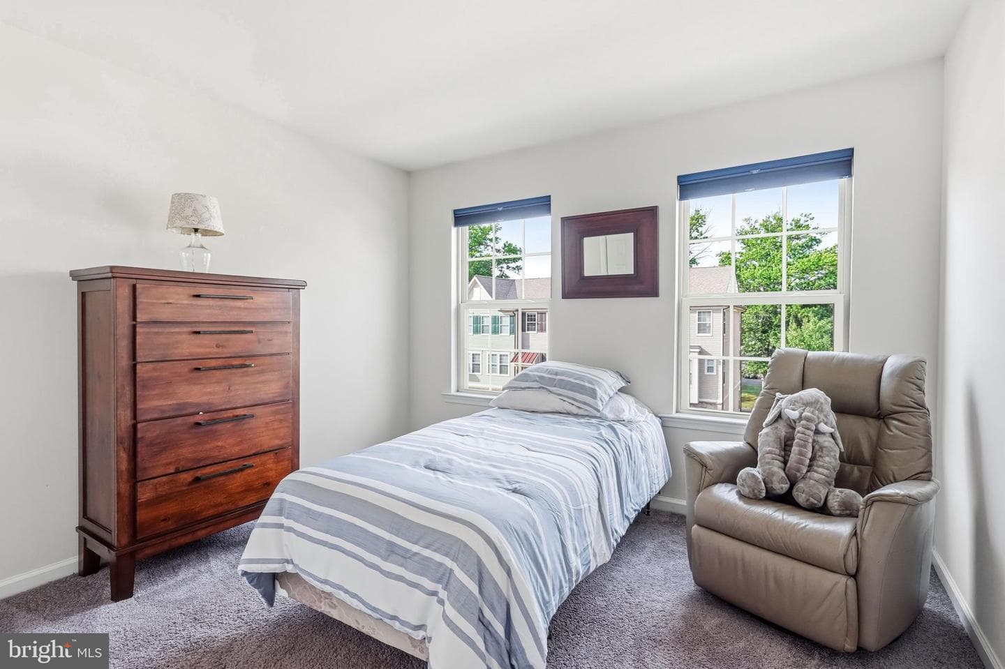 487 Rowan Street photo 35