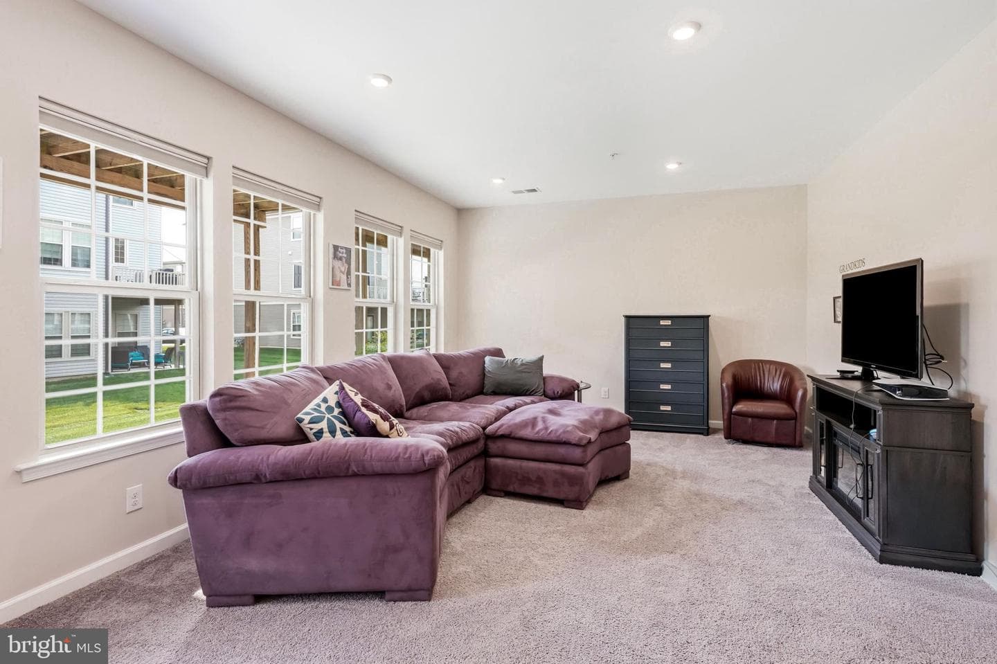 487 Rowan Street photo 44
