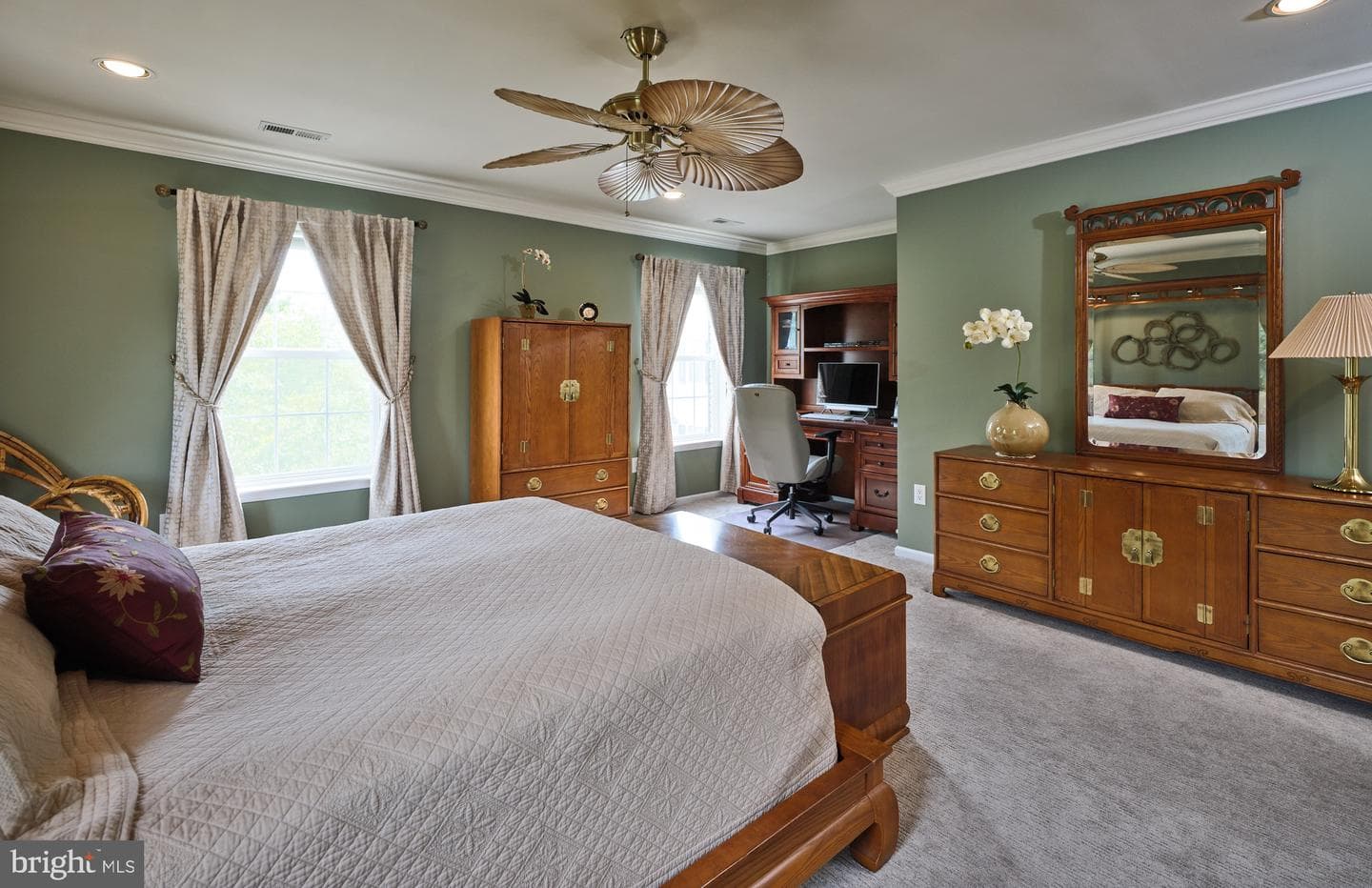 28 Woodbridge Drive photo 14