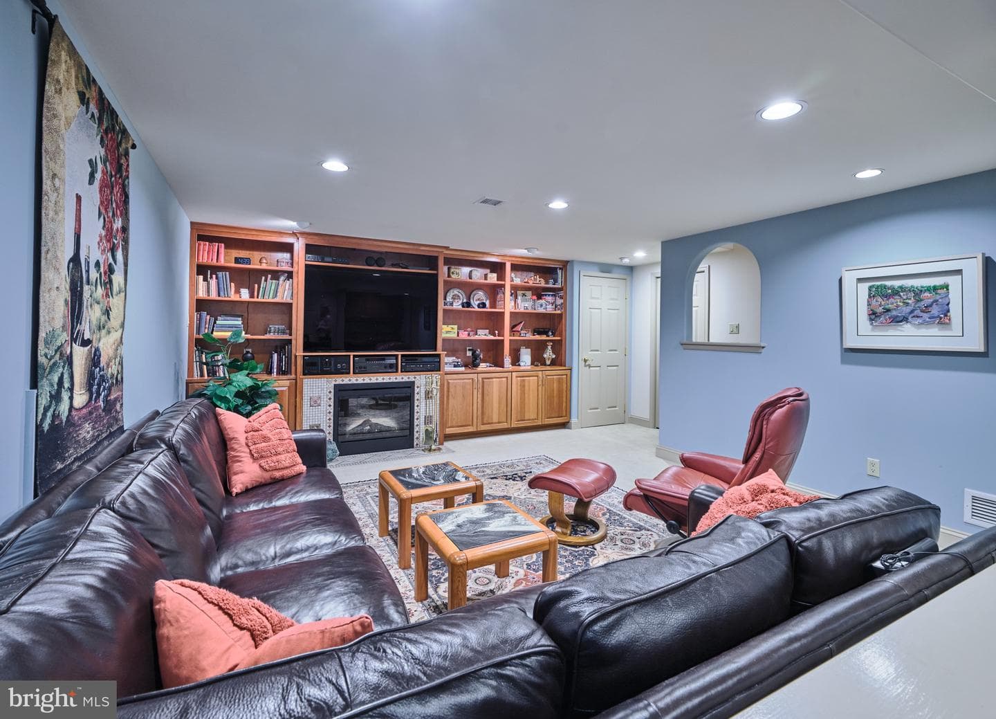 28 Woodbridge Drive photo 24