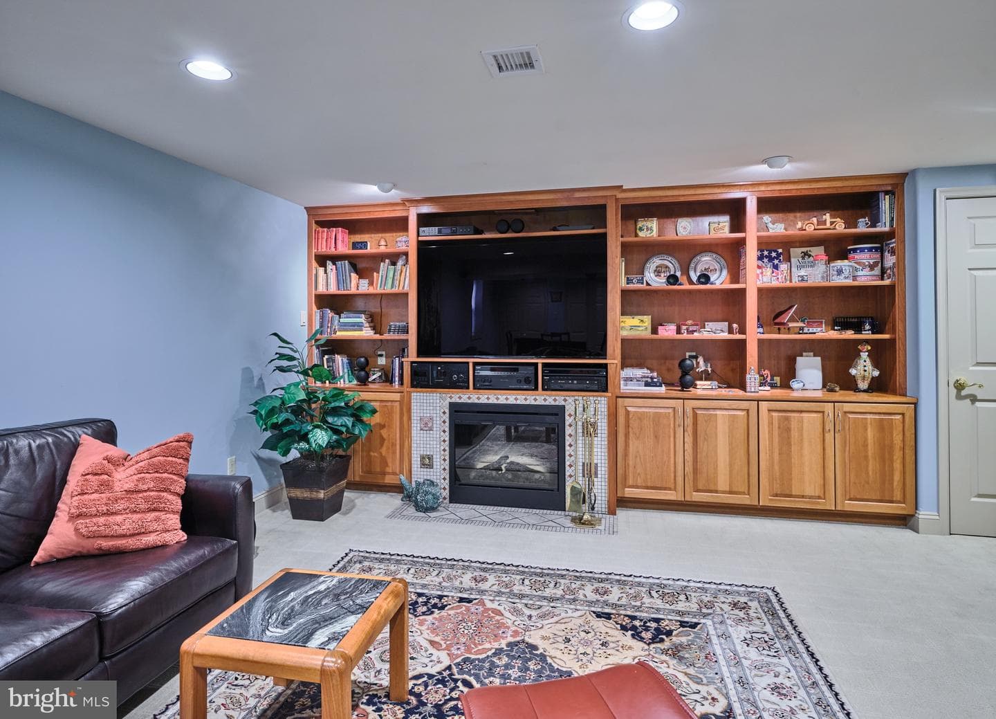 28 Woodbridge Drive photo 26