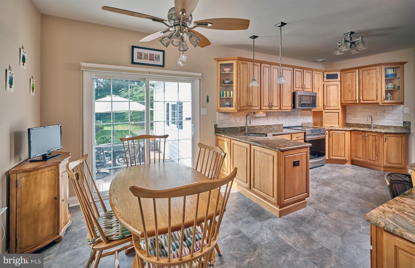 28 Woodbridge Drive photo 8