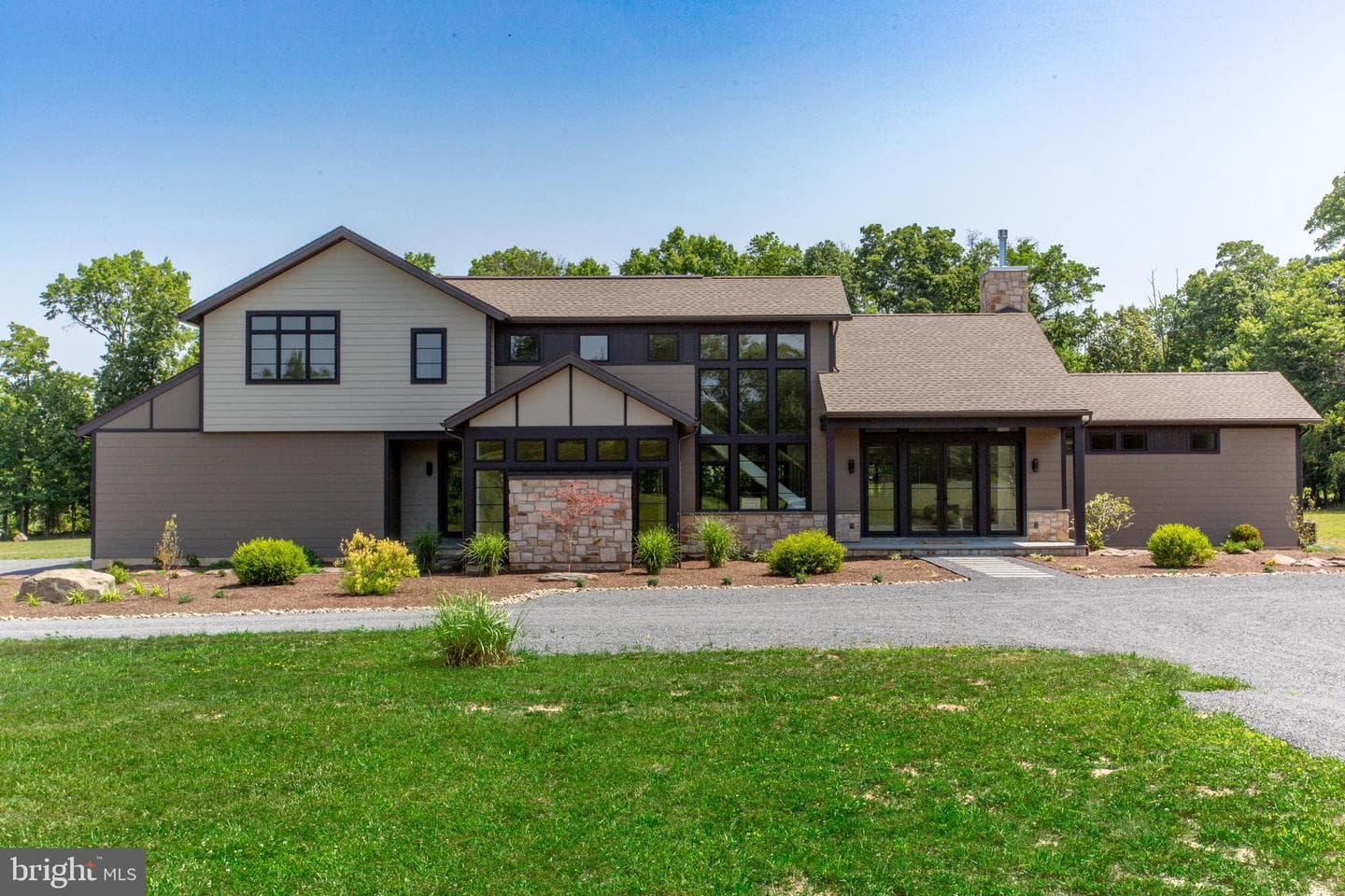5823 Rodgers Road photo 1