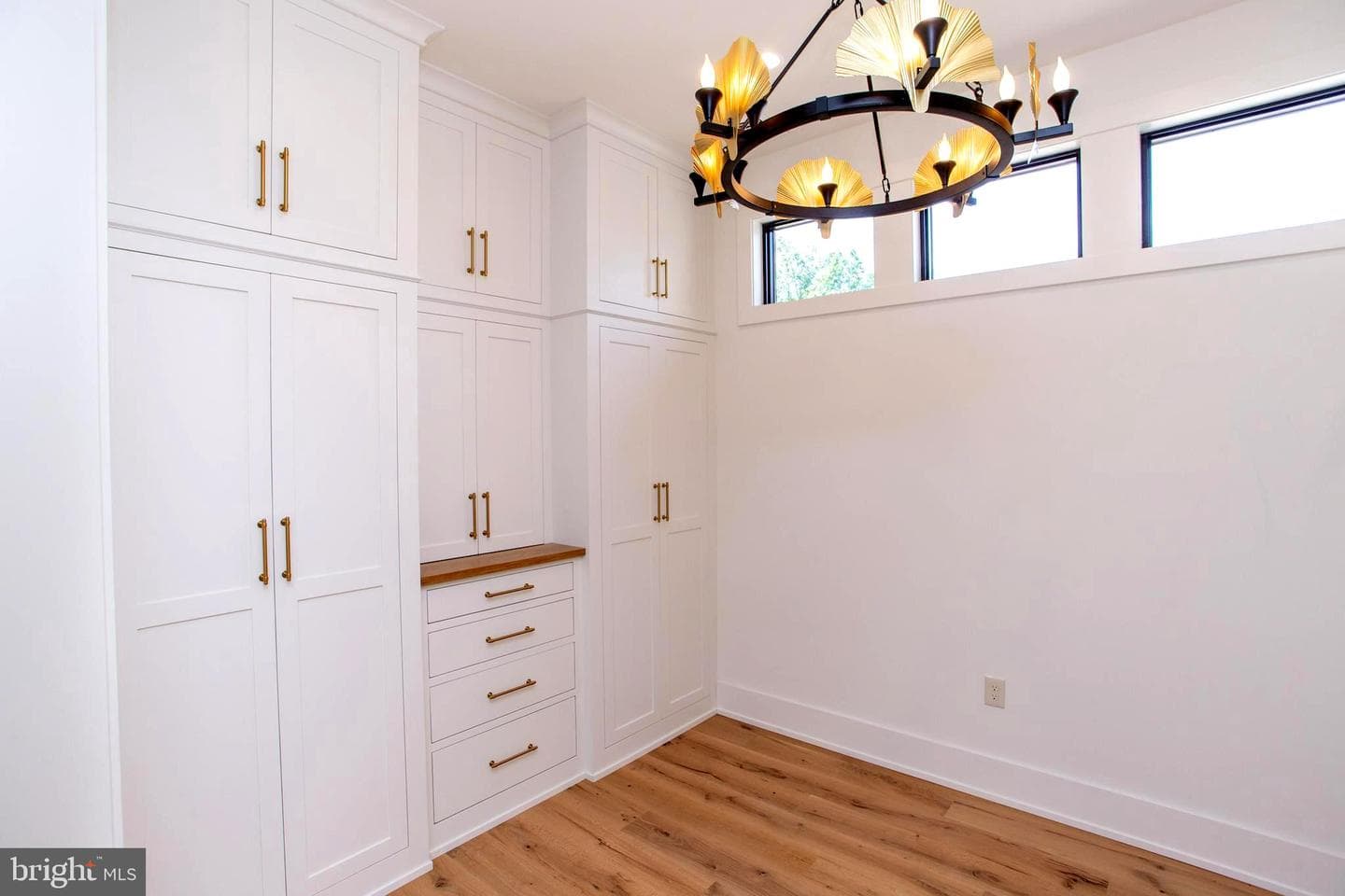 5823 Rodgers Road photo 30