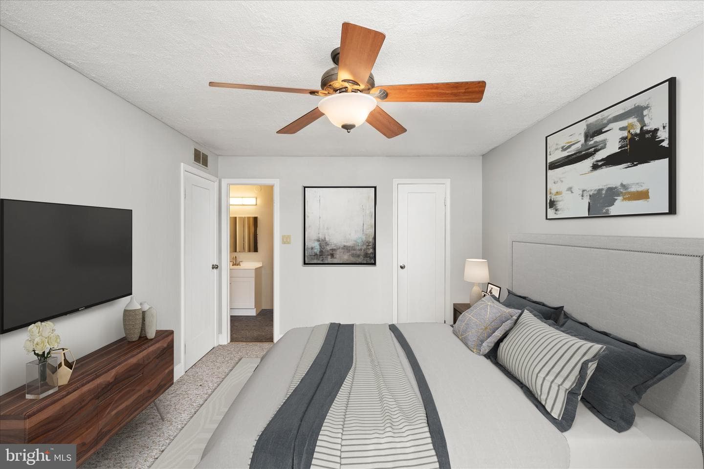 1609 Society Place photo 17