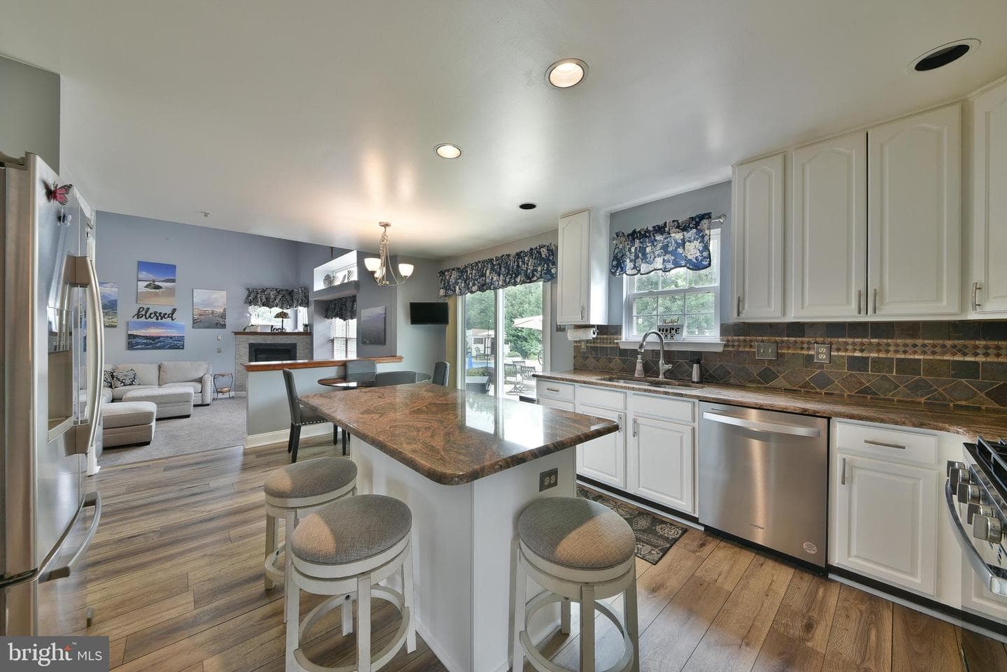 1015 Hickory Ridge Drive photo 16