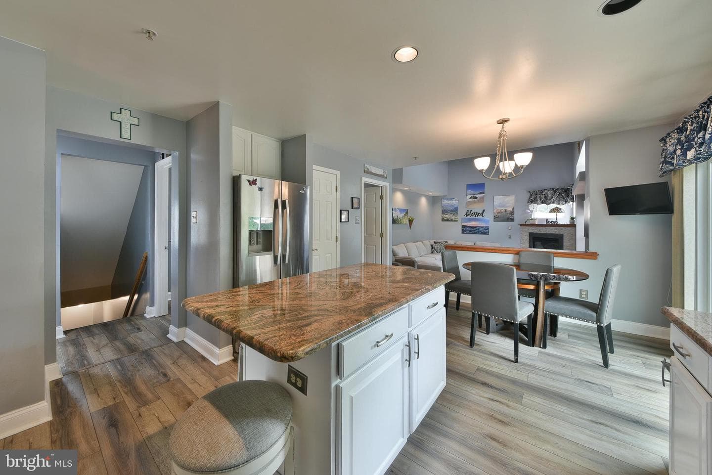 1015 Hickory Ridge Drive photo 17