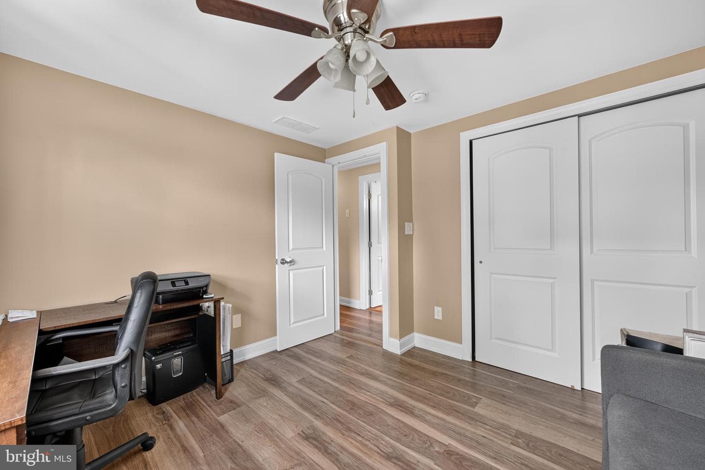 281 N Hawthorne photo 30