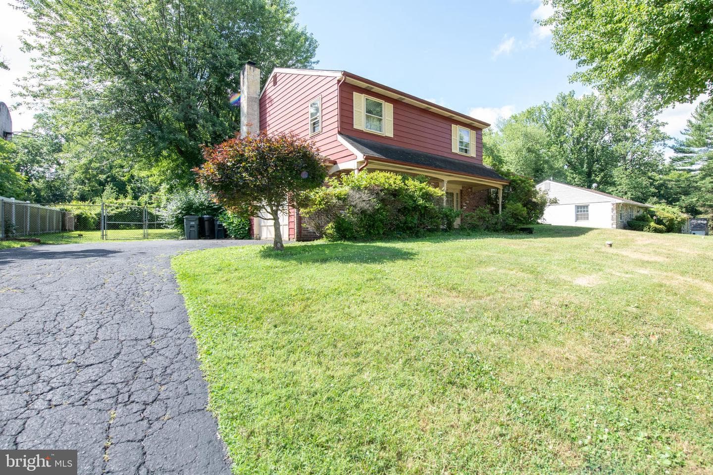 2527 Arrowhead Drive photo 4