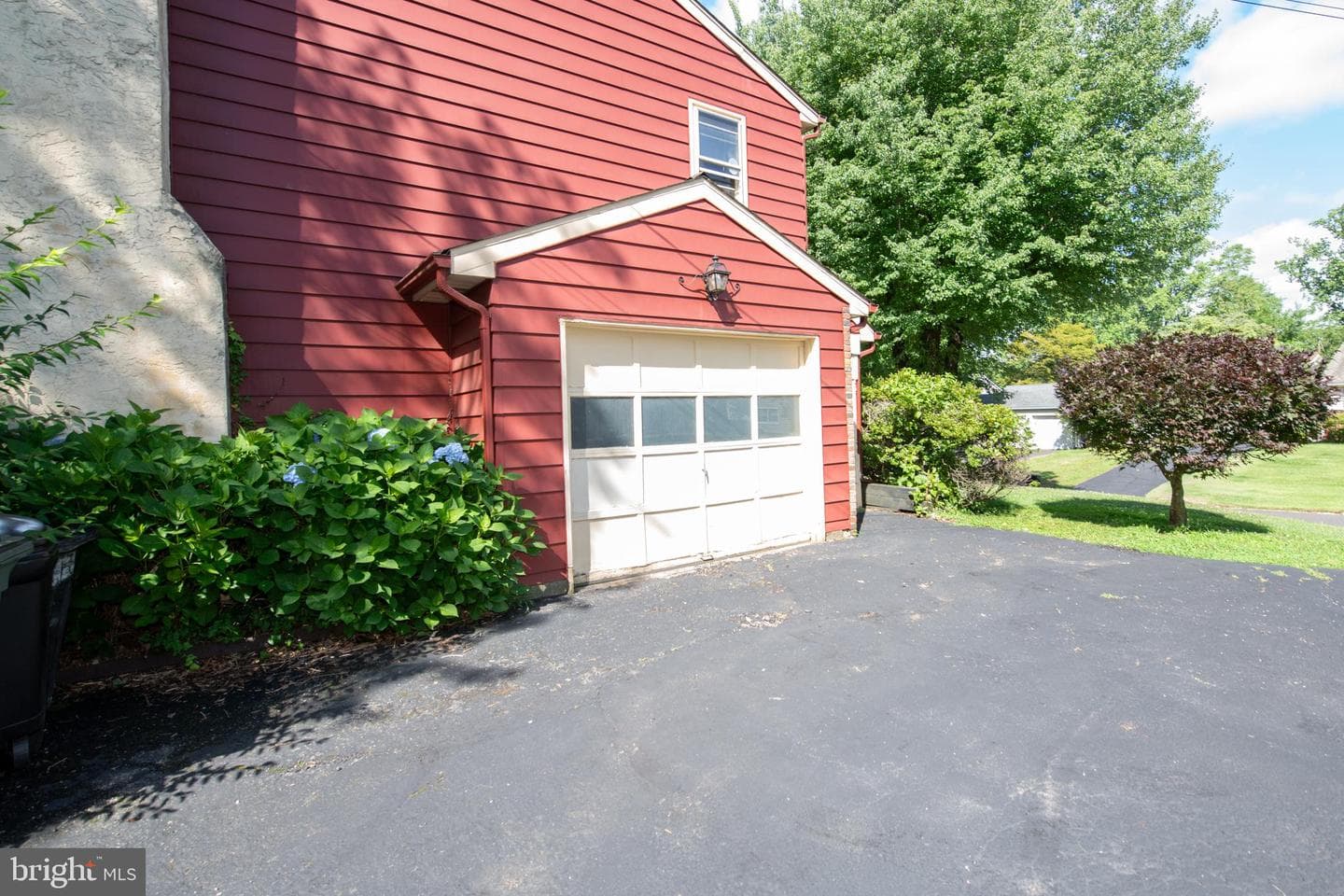 2527 Arrowhead Drive photo 5