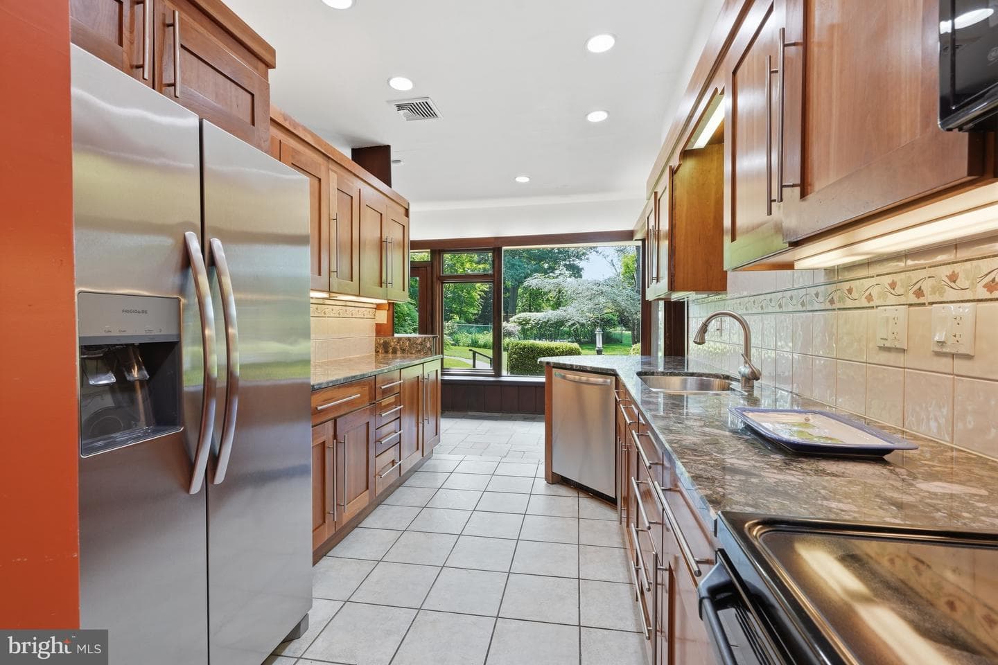 775 River Road photo 24