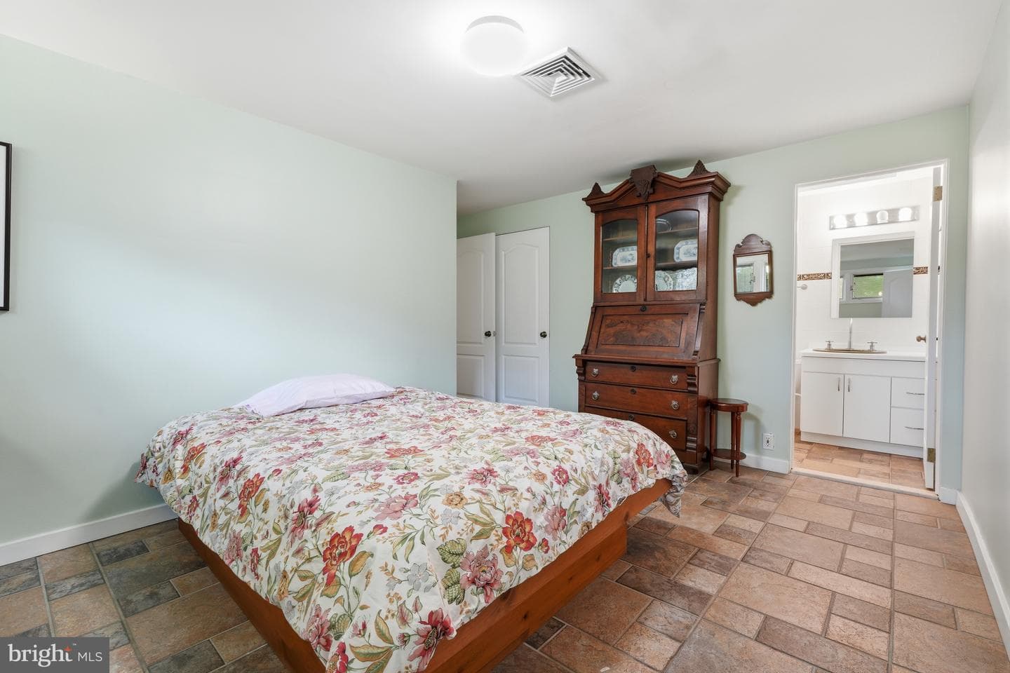 775 River Road photo 34