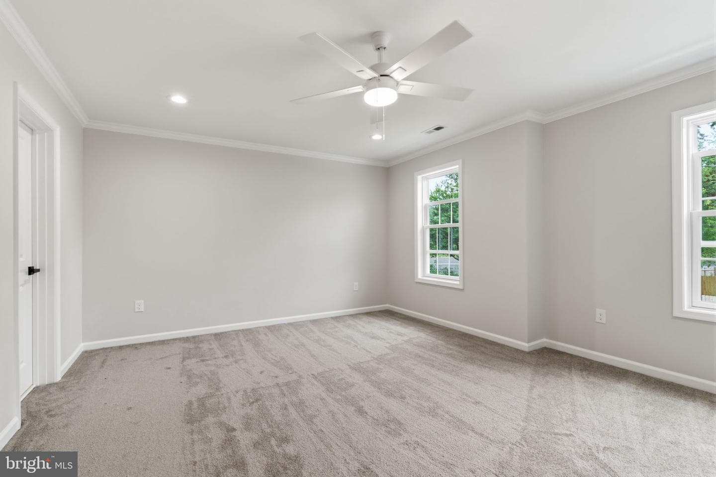 151 E Highland Avenue photo 16