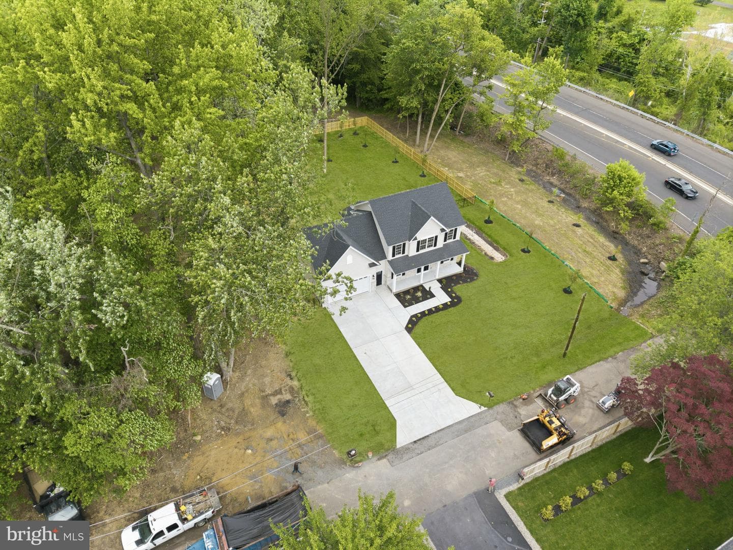 151 E Highland Avenue photo 39
