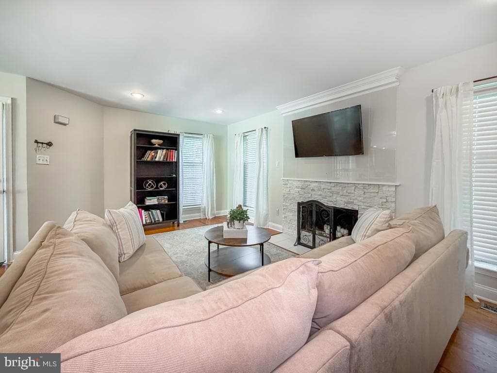145 Liberty Drive photo 4