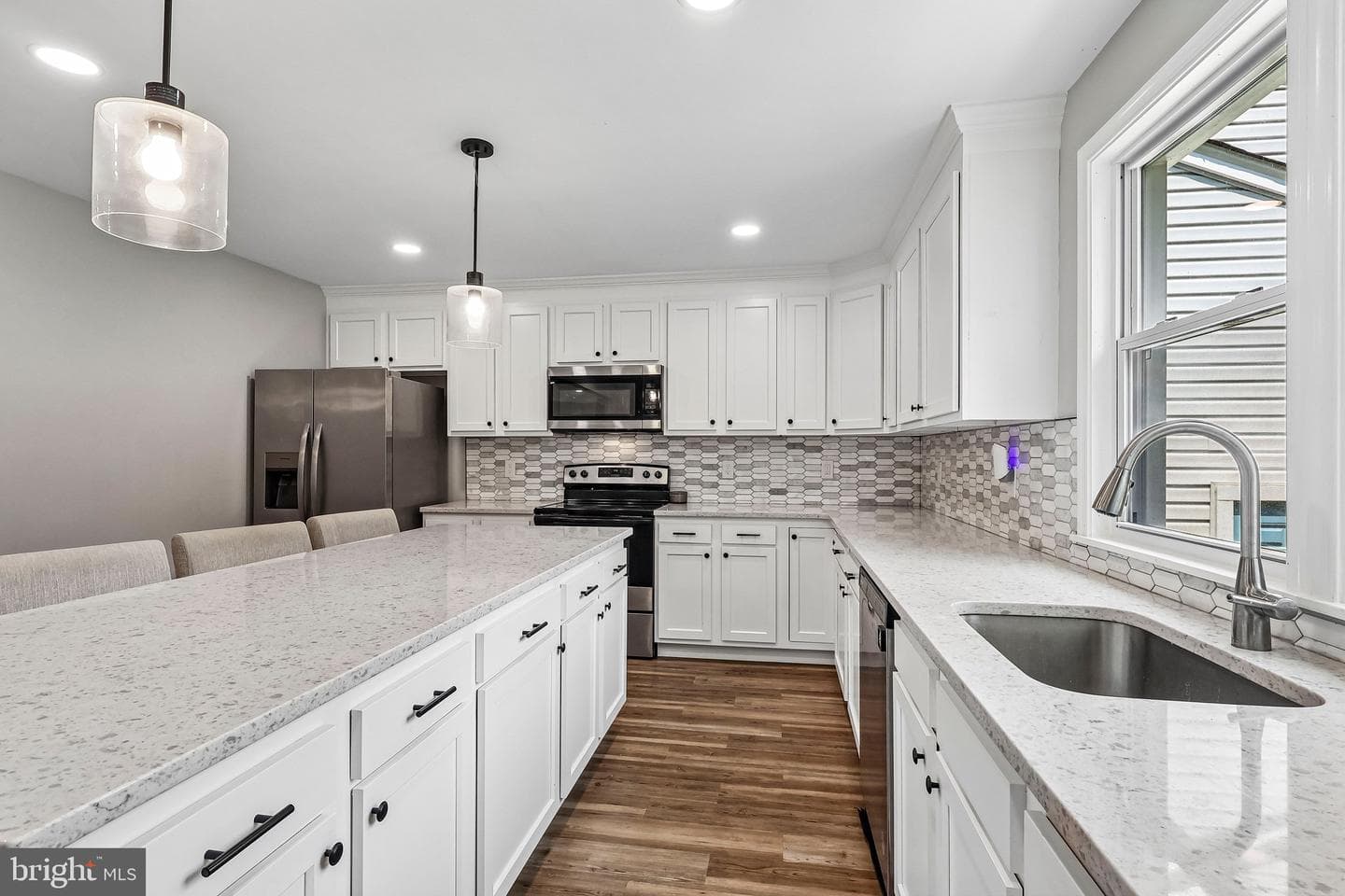 2129 Herblew Road photo 12