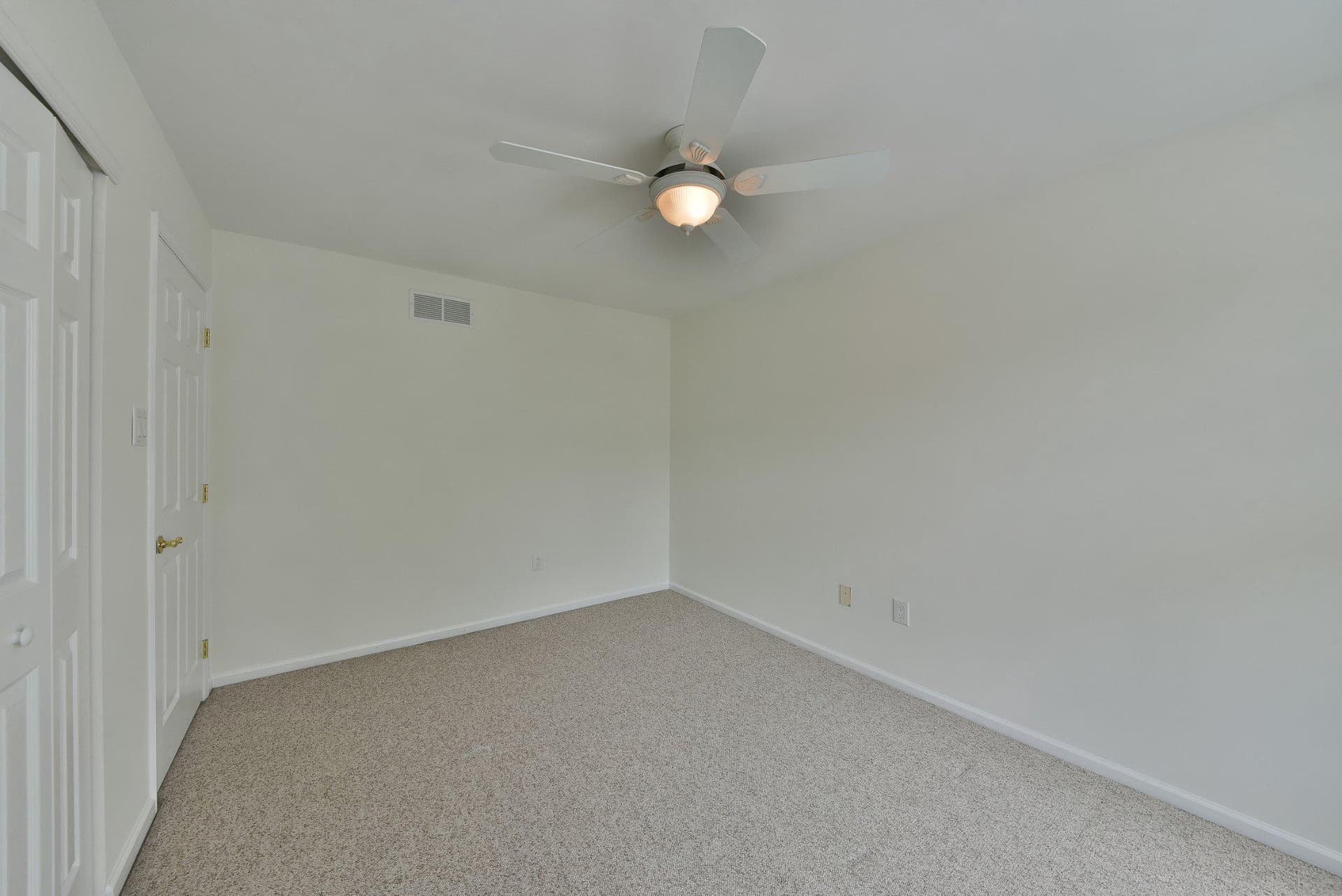 65 Woodbridge Drive photo 31