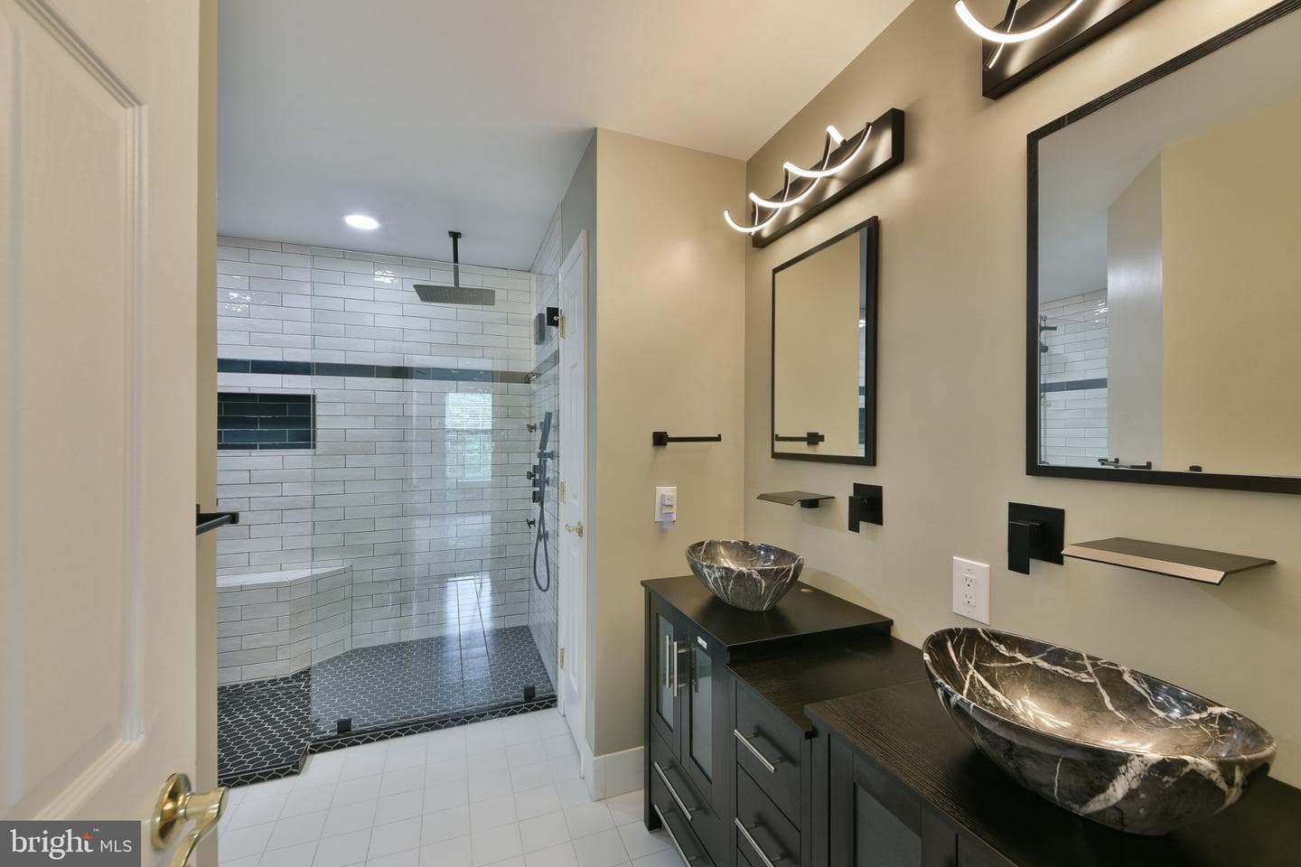 65 Woodbridge Drive photo 36