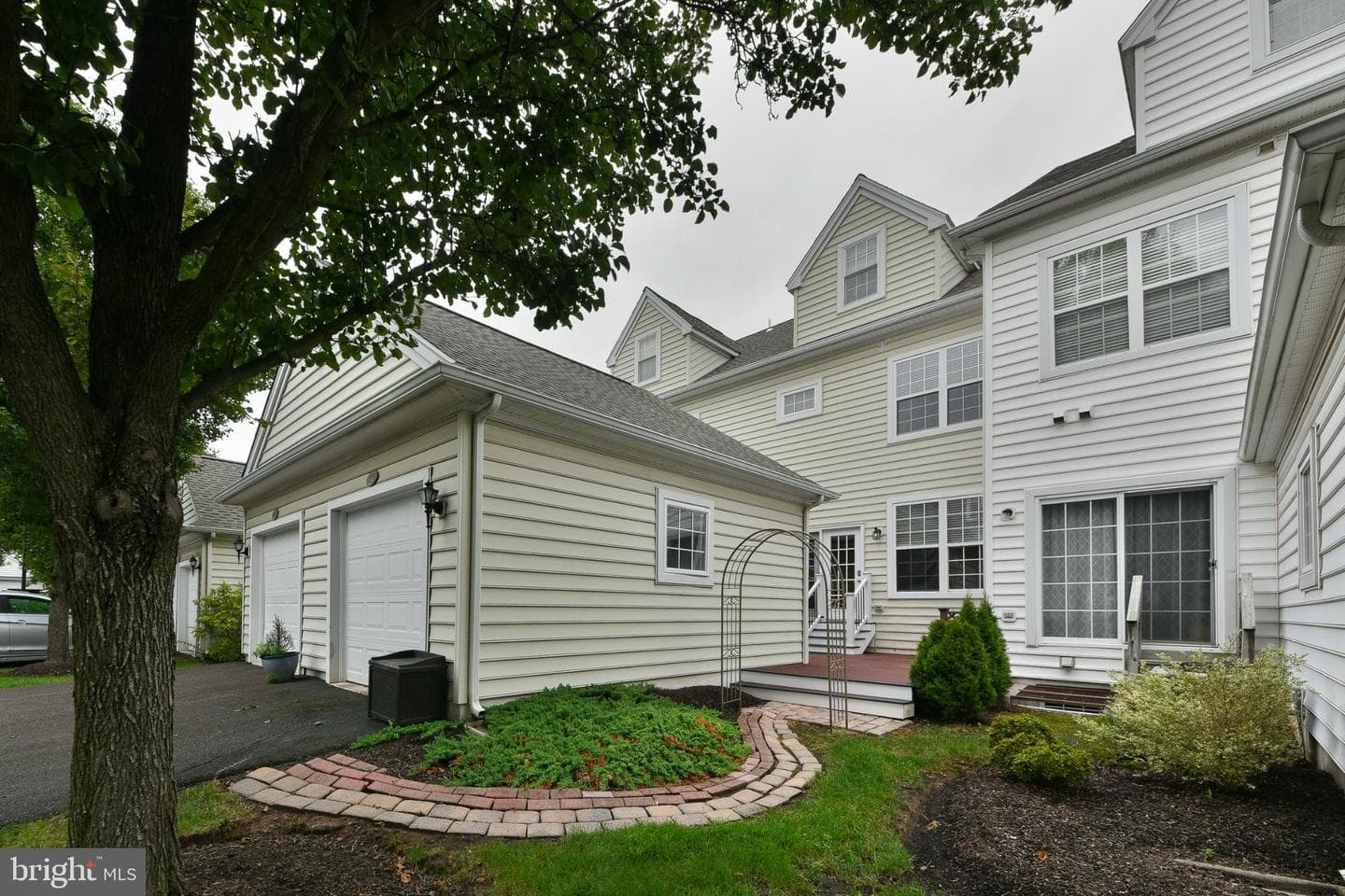 65 Woodbridge Drive photo 42