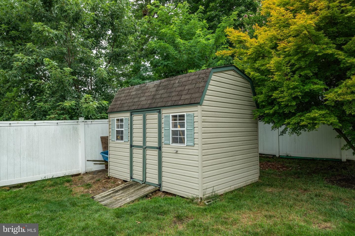 16 Amesbury Road photo 47