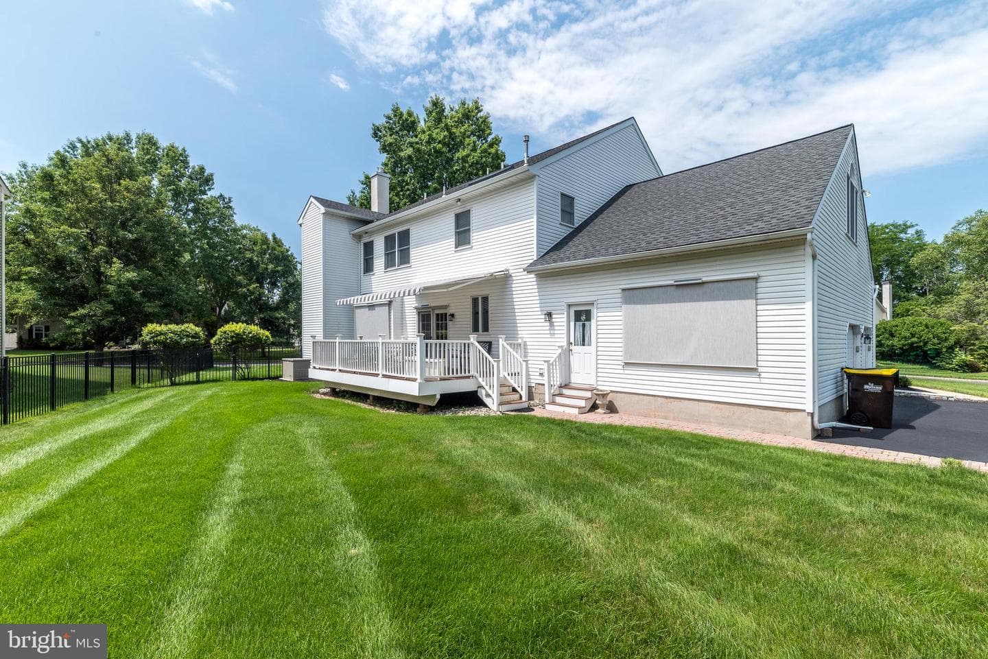 5041 Grundy Way photo 3