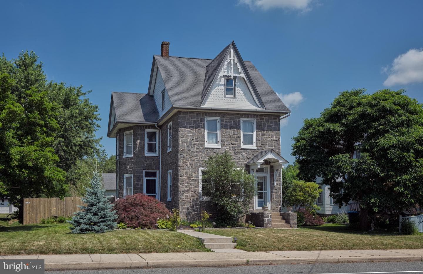 111 E Broad Street photo 1