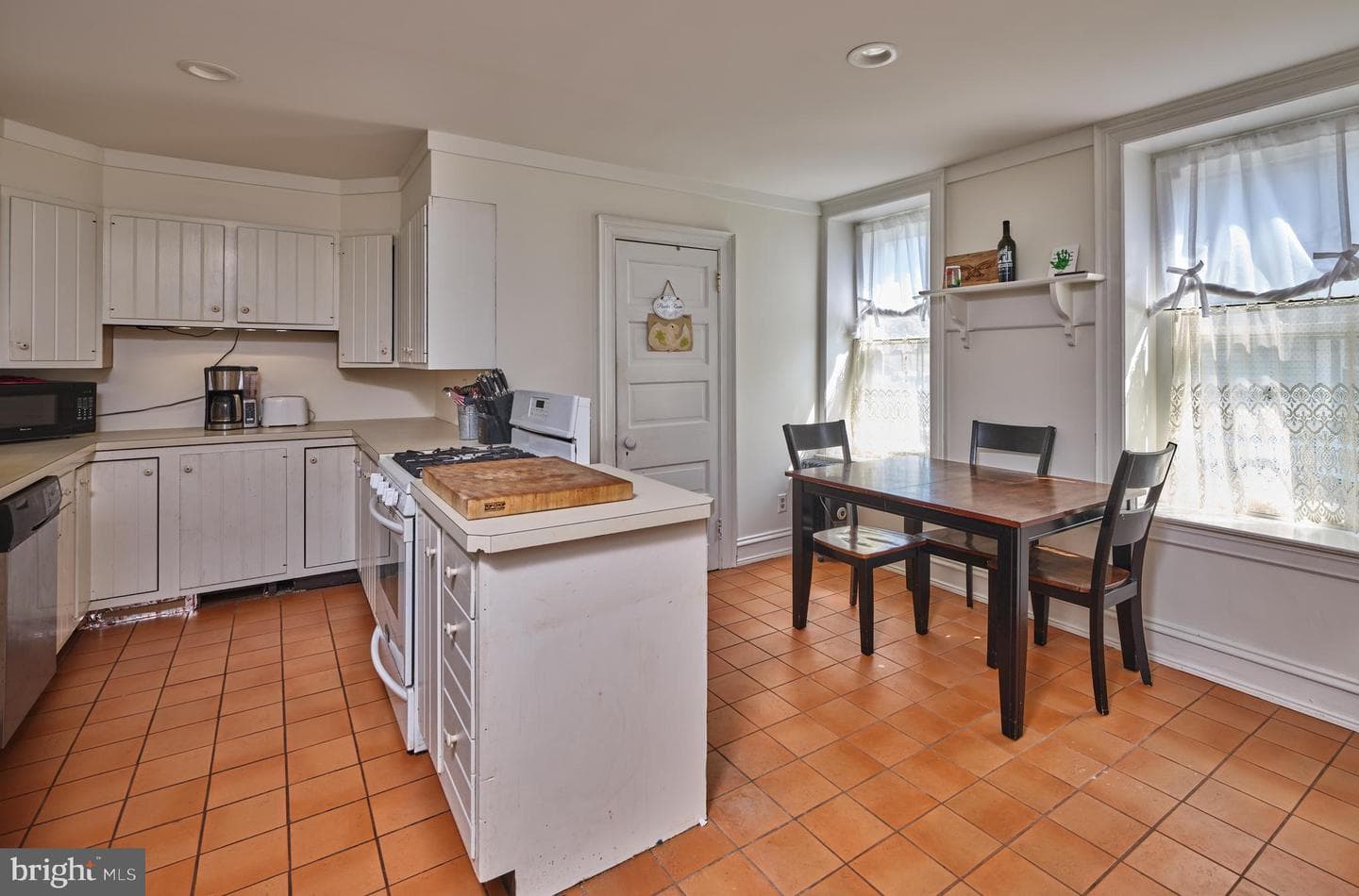 111 E Broad Street photo 6