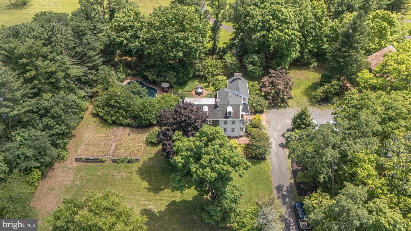 222 Aqueduct Road photo 101