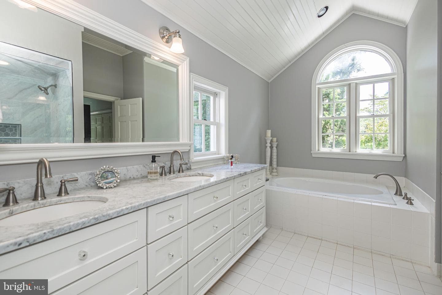 222 Aqueduct Road photo 55