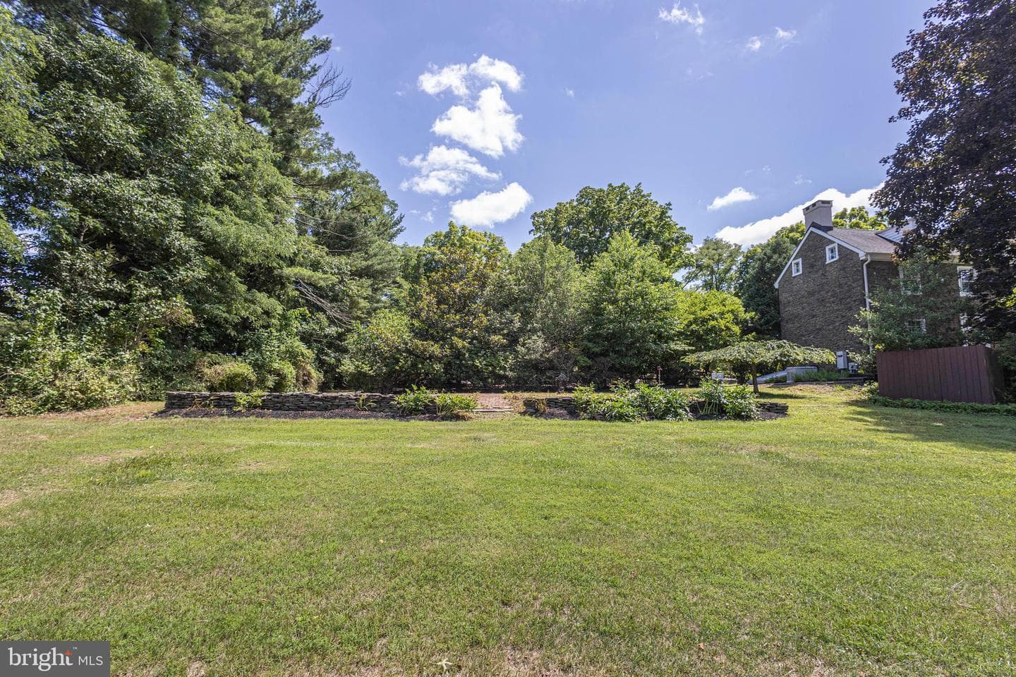 222 Aqueduct Road photo 82
