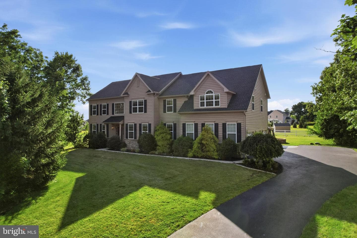 914 Hilltown Pike photo 3
