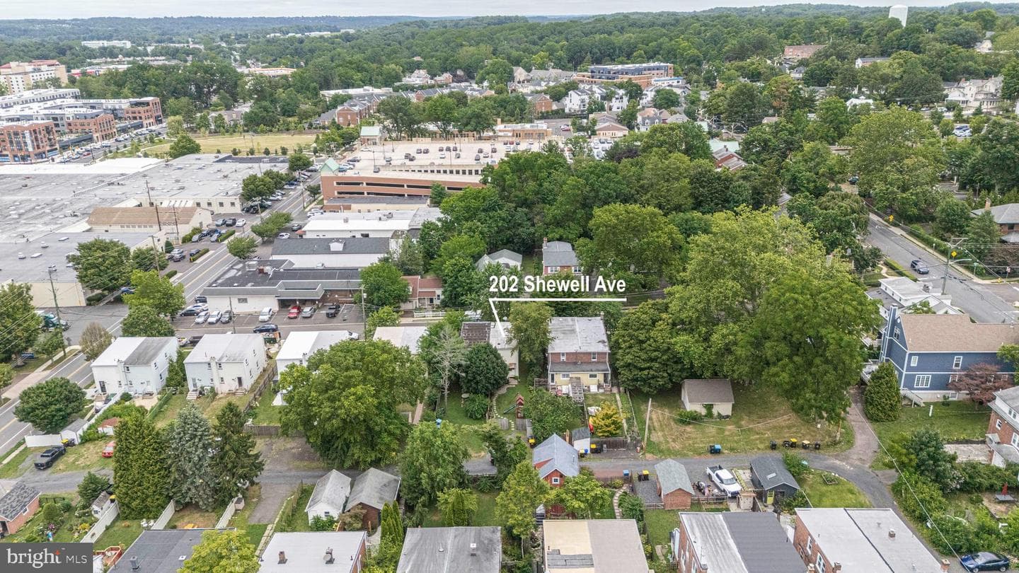 202 Shewell Avenue photo 34