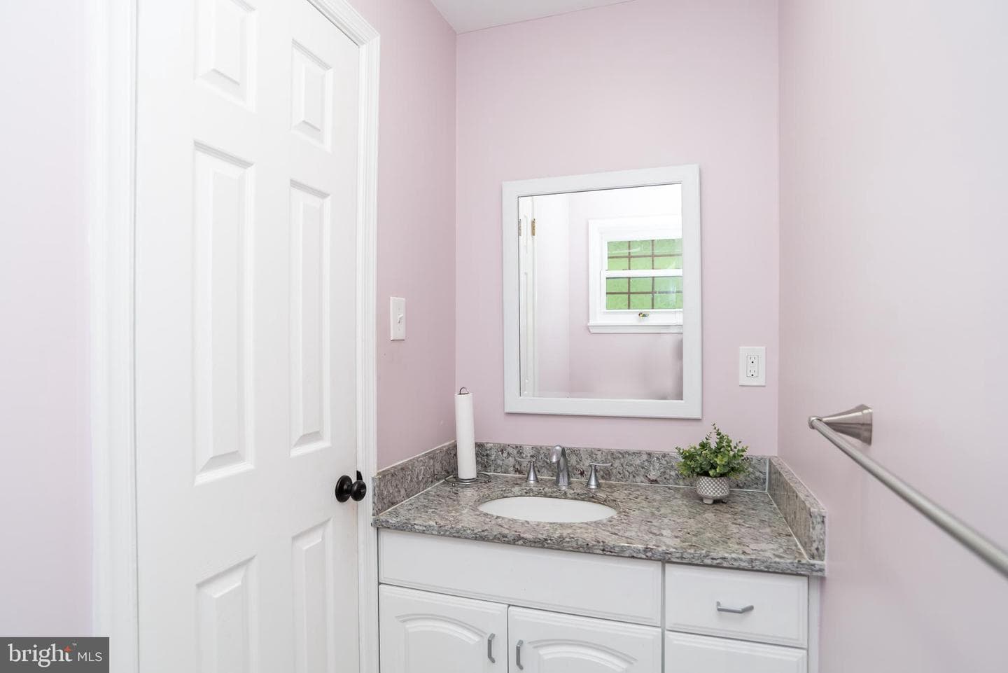 403 Alden Ave. photo 24