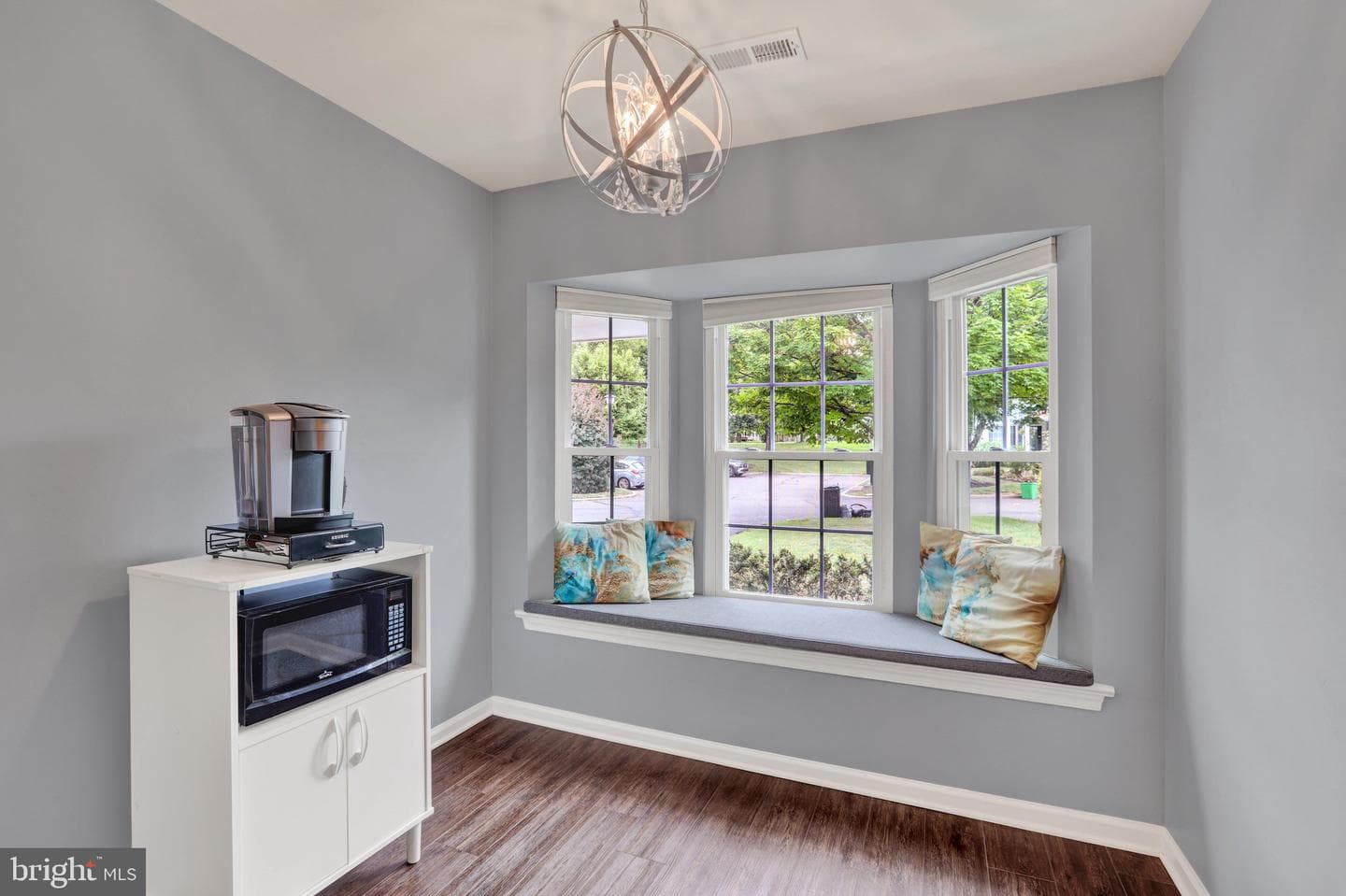 472 Trumbull Court photo 10