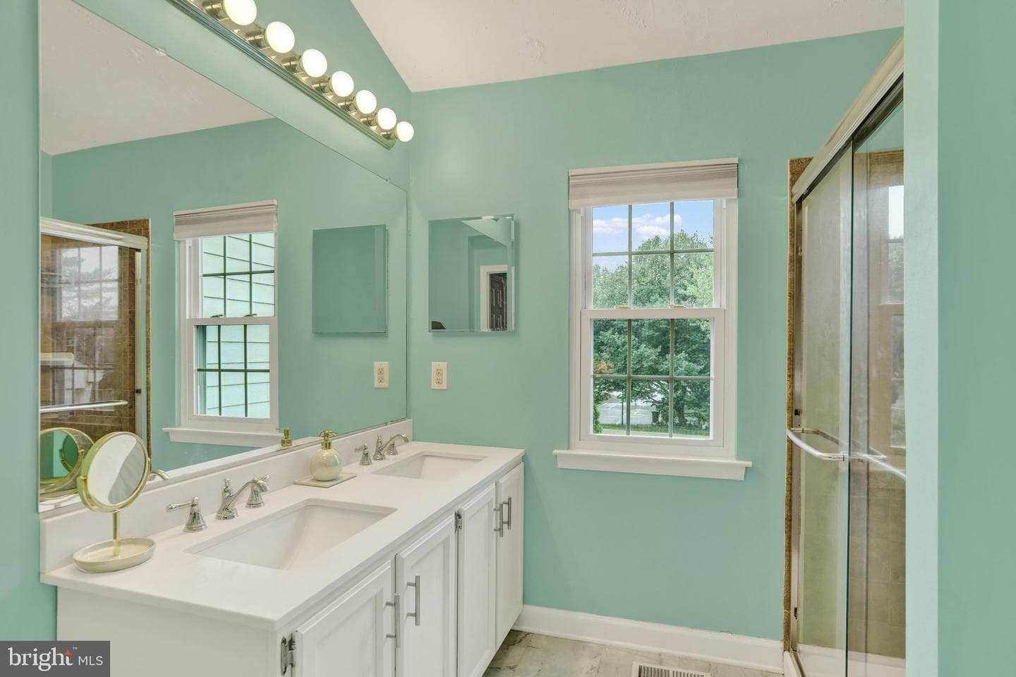 472 Trumbull Court photo 21