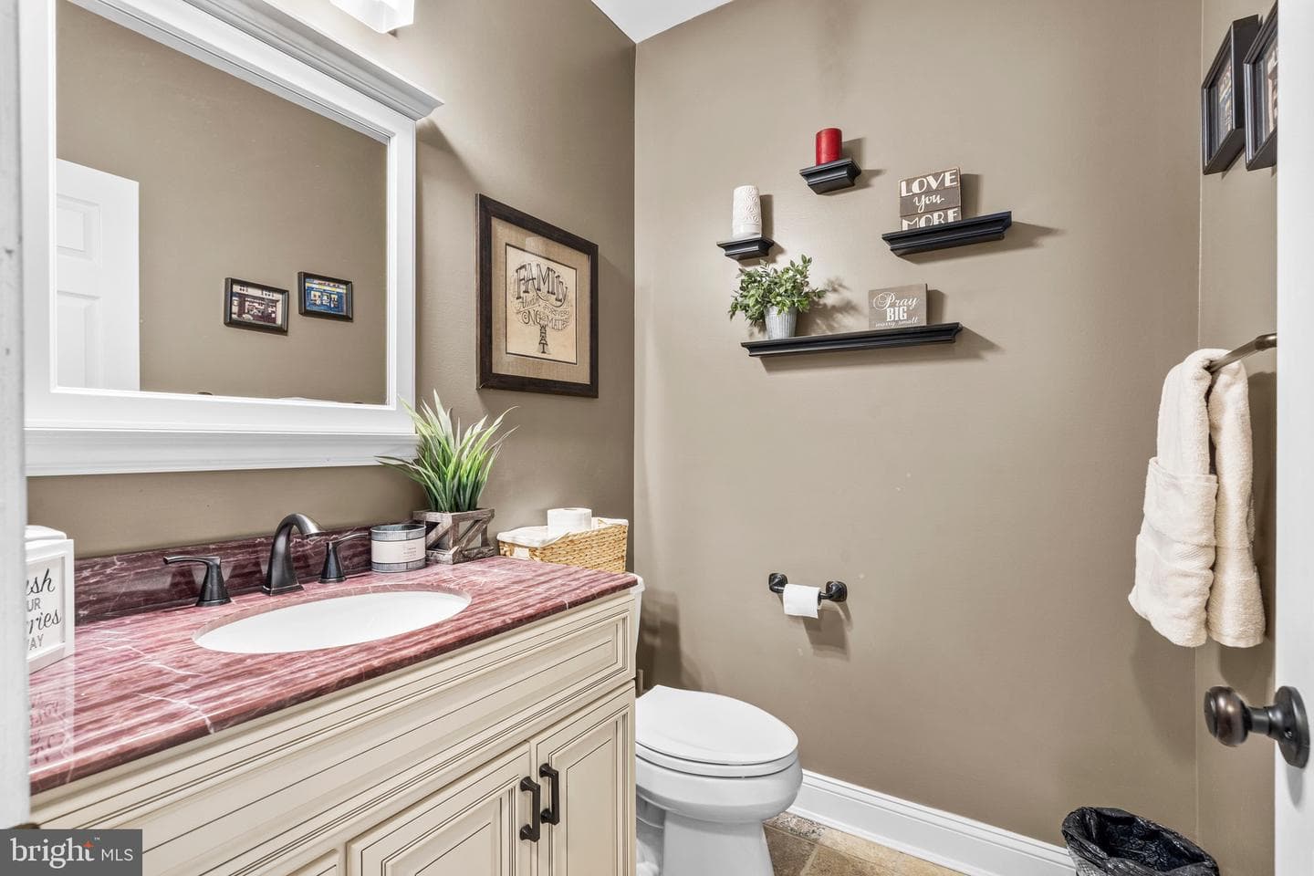112 Carmen Lane photo 14
