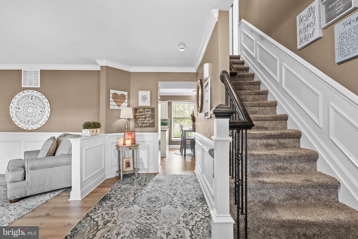 112 Carmen Lane photo 4