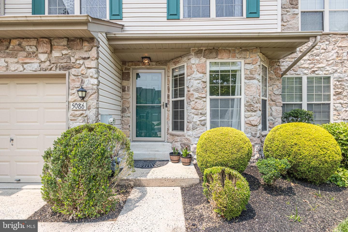5086 Raintree Court photo 2
