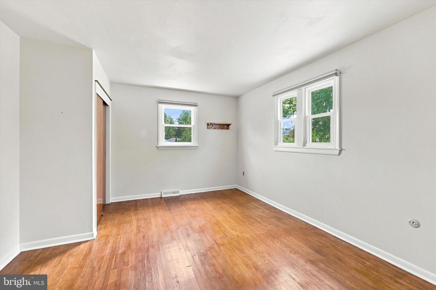 726 Violet Road photo 9