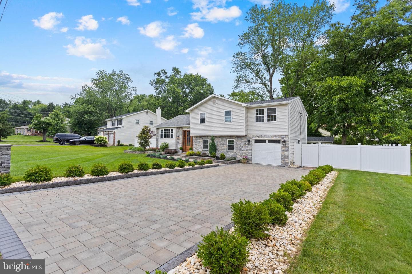 235 Valley Drive photo 4