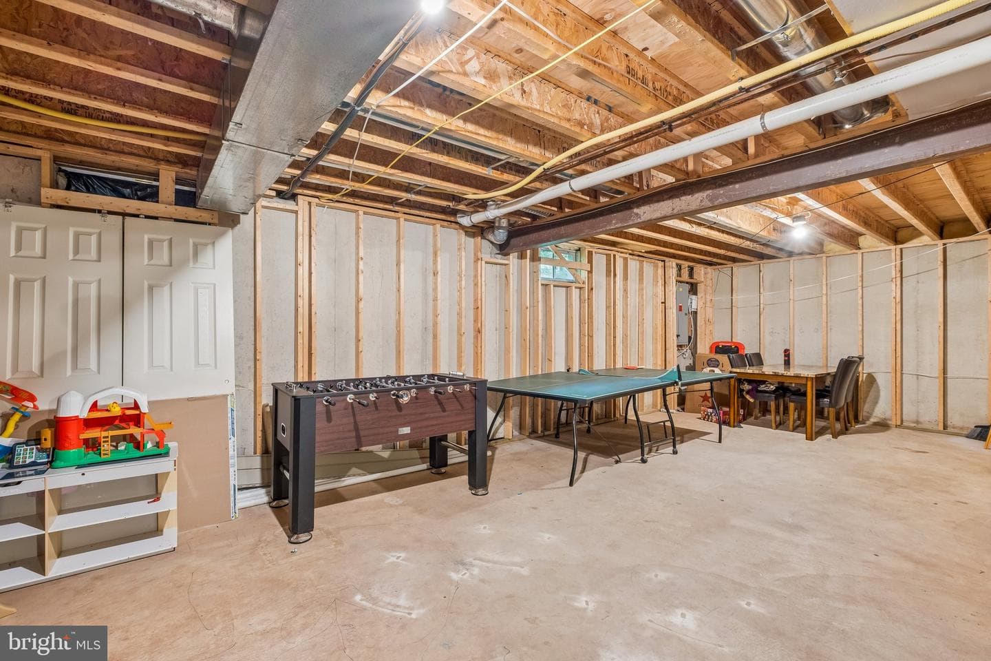 211 Tollgate Road photo 38