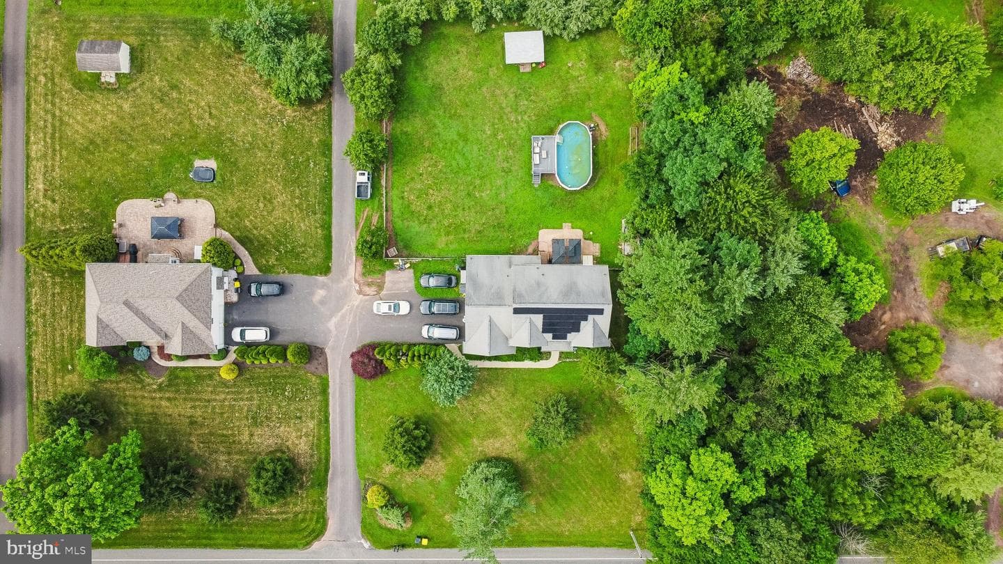 211 Tollgate Road photo 44