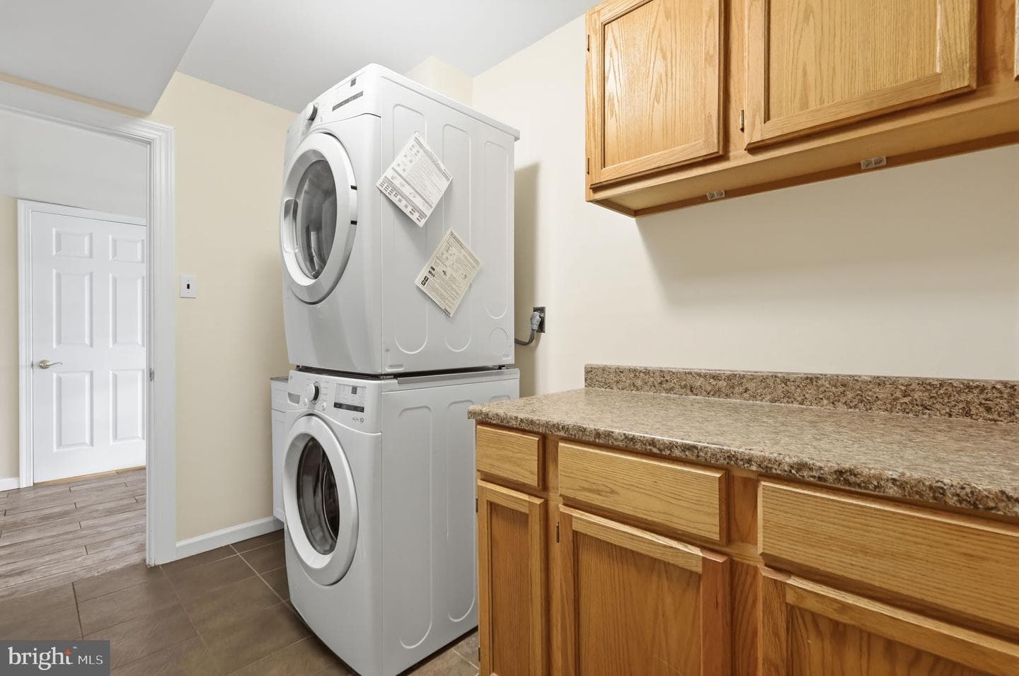572 Sterling Street photo 11