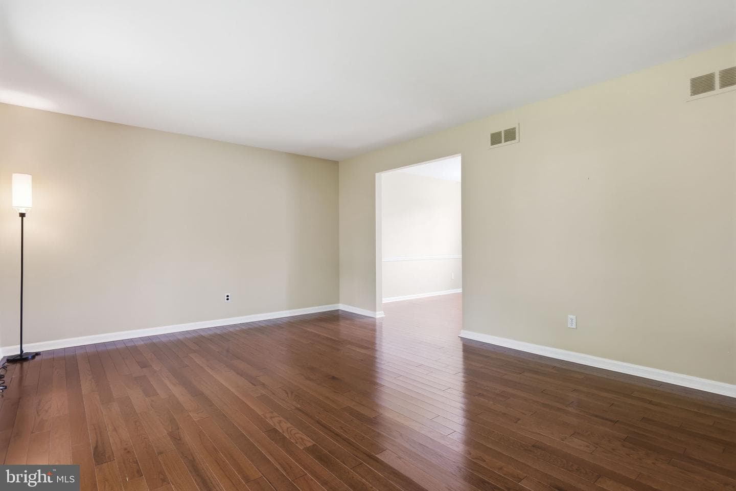 572 Sterling Street photo 16