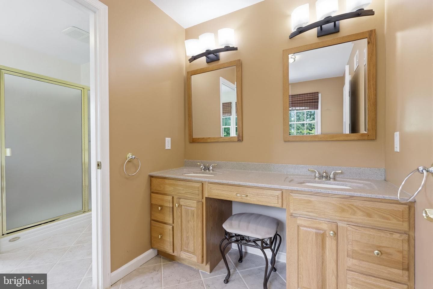 572 Sterling Street photo 33