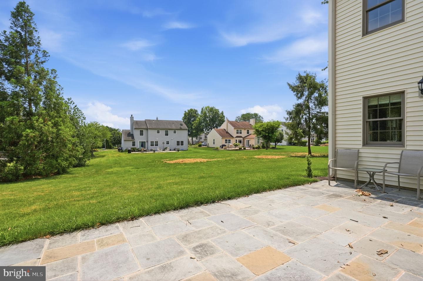 572 Sterling Street photo 40