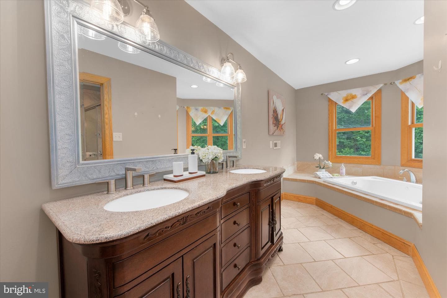 118 Cornwall Drive photo 18