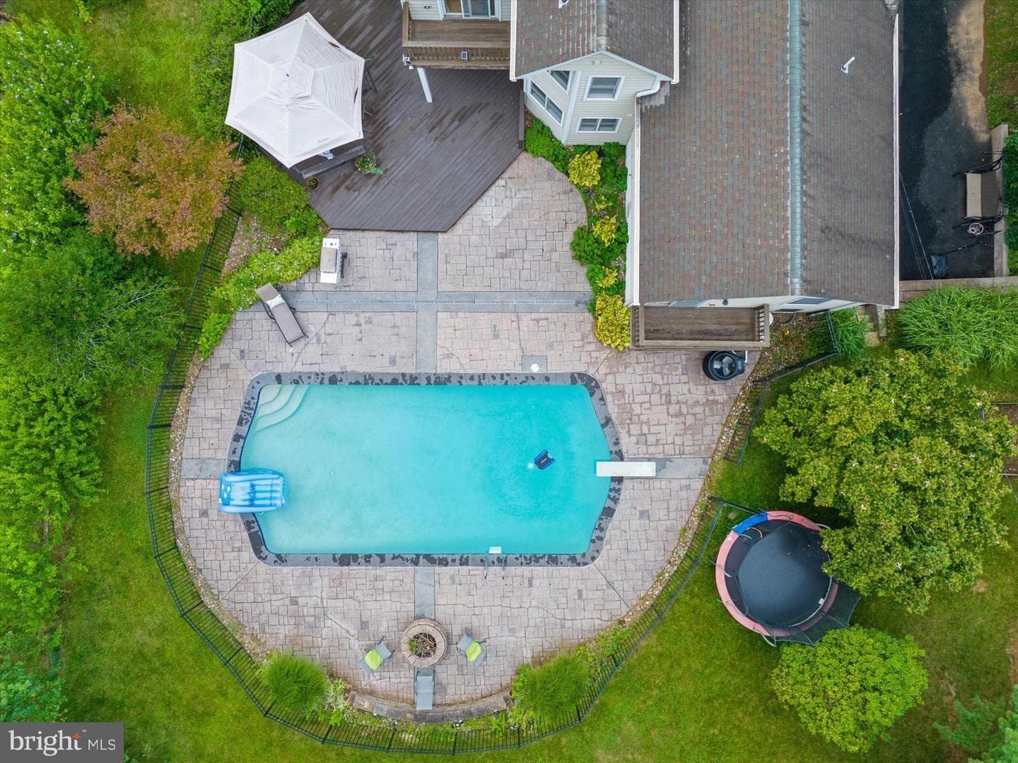 118 Cornwall Drive photo 3