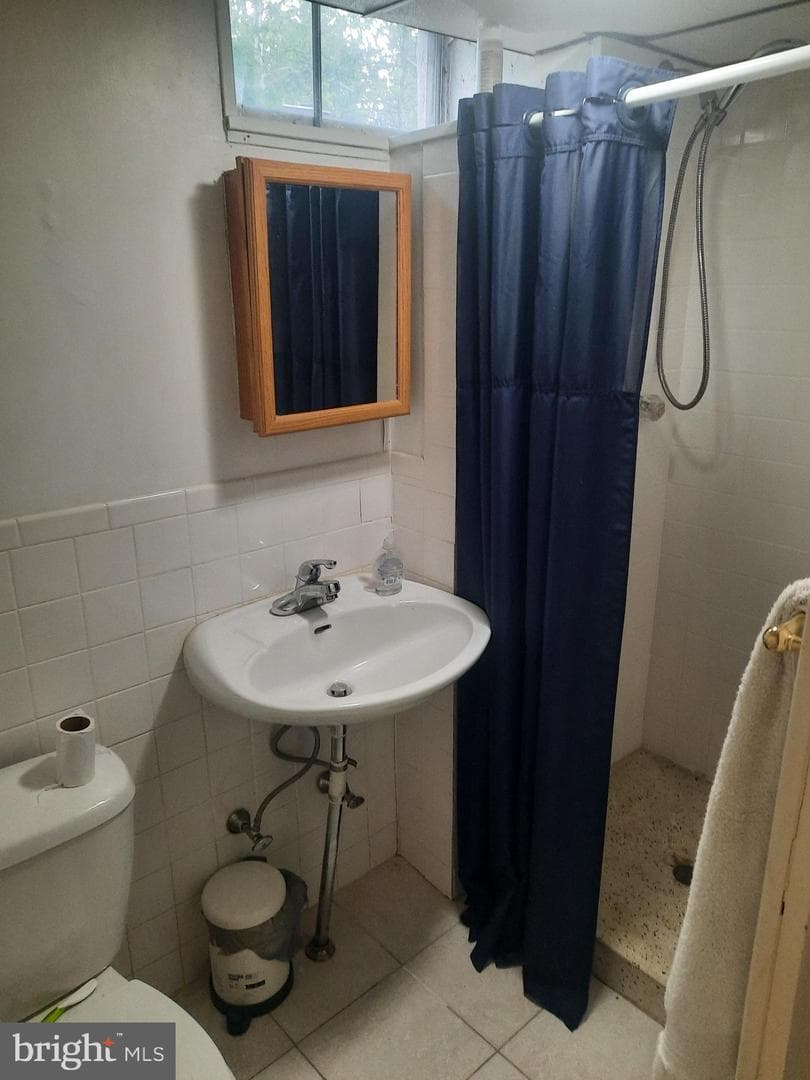 677 Clifford Street photo 14